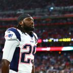 Eagles Sign Blount